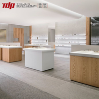 Mostrador de Exhibición de Cosméticos Rectangular Minimalista de Madera TDP para Perfumes, Lápiz Labial y Productos para el Cuidado de la Piel en Tiendas Minoristas