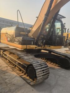 Excavatrice sur chenilles Cat 320D d'occasion, haute efficacité opérationnelle, capacité de la benne de 1,53 mètre cube, poids de 21 500 kilogrammes - Product Image 5