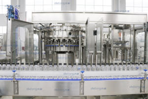 Linea di Produzione Completa per Bevande Gassate 4000BPH, Impianto di Riempimento per Acqua Frizzante e Whisky - Product Image 3