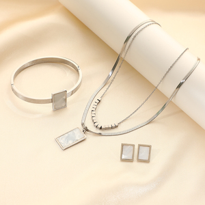 Conjunto de Colar, Anel e Pulseira Quadrada em Aço Inoxidável PVD 18K com Logotipo Personalizado, 4 Peças/Conjunto, Não Mancha, para Mulheres, Presente para Festas - Product Image 5