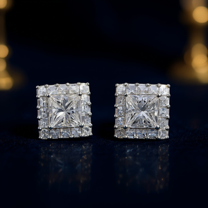 E1665 Orecchini con diamanti taglio principessa in oro bianco, gioielli classici naturali da donna - Product Image 2