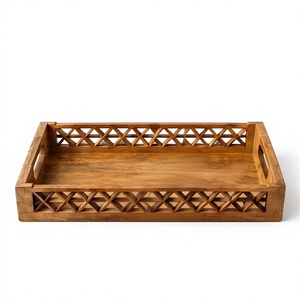 Tabla de servir rectangular artesanal de madera de mango, bandeja decorativa con patrón de celosía abierta y ranuras para colgar. - Product Image 1