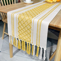 Chemin de table de luxe en coton lin décoration motif délicat design chemins de table à manger avec pompon Jacquard Banquet de mariage