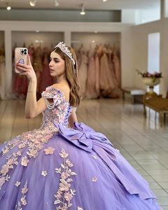 Con spalle scoperte rosa <span class=keywords><strong>lilla</strong></span> per feste di compleanno per ragazze Junior Vestidos De Age 15 Anos Sweet abiti 16 Quinceanera con fiocco QM656 - Product Image 2
