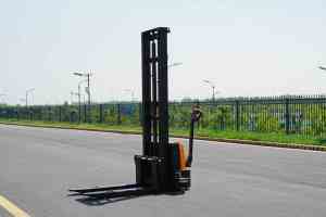 Chariot élévateur portatif de chargement automatique électrique de Offre Spéciale 2000Kg autochargeant l'empileur portatif de chargement automatique - Product Image 4