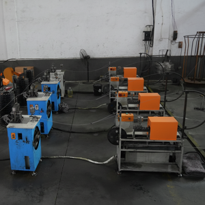 Nuevo equipo automático de maquinaria de fundición de metal para producir clips en U ampliamente utilizado en la industria alimentaria o productos químicos para sellar - Product Image 1