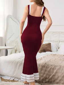 Robe longue décontractée pour <span class=keywords><strong>femme</strong></span> en maille bordeaux coupe sirène, col carré, bretelles contrastantes blanches, ourlet à volants, sans manches - Product Image 4