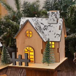 CJH cabina luminosa LED in legno ornamento di natale inciso natale decorazione del Desktop intagliato ornamento della casa per le festività natalizie - Product Image 3