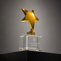 Trophée de récompense d'entreprise avec logo personnalisé en cristal de haute qualité avec base en cristal et étoile en métal doré ou argenté