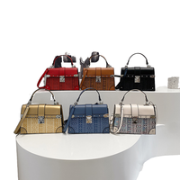 Sacs à main de luxe durables en cuir PU pour femmes avec doublure en polyester, poignée supérieure trapézoïdale, sacs à bandoulière et sacs travers pour les soirées