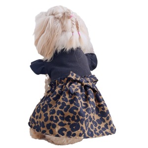 Vestido para mascotas con estampado de leopardo, falda de tulipán y lazo para perros y gatos, material de poliéster para las cuatro estaciones - Product Image 4
