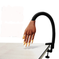 Main d'entraînement artificielle en gros pour la formation en manucure avec faux ongles