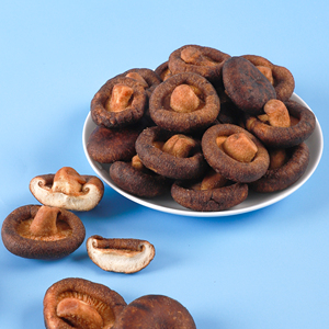 ขนมขบเคี้ยวเพื่อสุขภาพแบบขายส่งจำนวนมาก ชิปเห็ดหอมกรอบเค็มทอดสุญญากาศ VF บรรจุถุง - Product Image 3