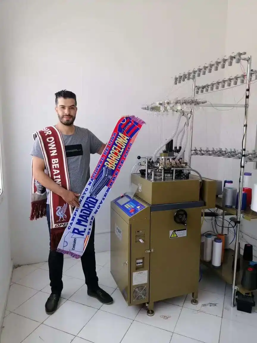 Автоматическая машина для изготовления жаккардовых футбольных шарфов OPEK