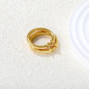 Anillos de Dedo Modernos de Acero Inoxidable con Doble Cadena Entrelazada, Chapados en Oro de 18K, Resistentes al Agua y al Deslustre, para Mujer - Product Image 4