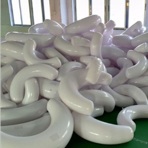 Coussin gonflable en PVC demi-cercle pour piscine, idéal pour hôtels et complexes hôteliers - Product Image 2