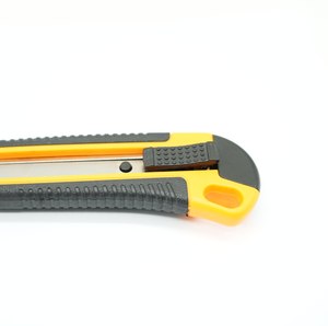 Cuchillo Retráctil para Cortar Cajas, Cuchilla de 18mm con Mango <span class=keywords><strong>TPR</strong></span>, Hoja de Acero de Alto Carbono, Botón de Cambio de Estilo - Product Image 6