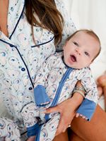 Mutter-Kind-Partnerlook Gestreifte Pyjamas mit Reverskragen, Langen Ärmeln und Knopfleiste Vorne, Familien-Nachtwäsche-Set für Mama und Baby