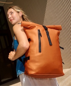Sac à dos Roll Top haut <span class=keywords><strong>de</strong></span> gamme en cuir pour la <span class=keywords><strong>ville</strong></span> avec finitions en cuir écologique, sac à dos décontracté pour l'université, l'école, les sorties quotidiennes, pour hommes et femmes, avec compartiment pour ordinateur portable - Product Image 5