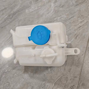 Depósito de Líquido Limpiaparabrisas Personalizable en Tamaño y Volumen para Uso Automotriz - Product Image 5