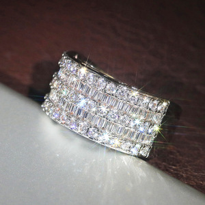 Anello con Zirconi Semi-Incastonati per Donne, Gioiello da Dito Scintillante e Alla Moda - Product Image 5