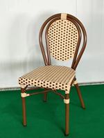 Chaise de café d'extérieur de qualité commerciale avec structure en aluminium et rotin PE, design bistrot français, légère et durable