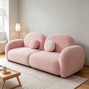 Canapé trois places moderne en tissu bouclé rose avec accoudoirs incurvés, dossier capitonné et pieds en bois - Meuble polyvalent pour salon - Product Image 4