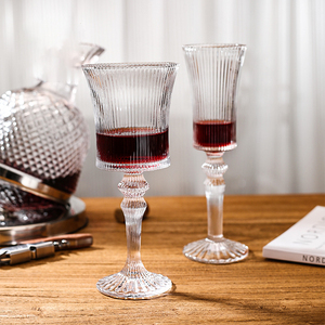 Vente flash Verre à vin rouge et à champagne vintage minimaliste côtelé pour les mariages - Product Image 4