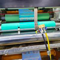 Laminateur de films sans solvant à faible encombrement pour emballages flexibles