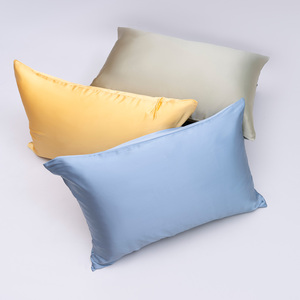 Más vendido: Juego de lujo moderno de funda de almohada de satén de seda 100% y antifaz para dormir de tejido sólido, con scrunchies para el <span class=keywords><strong>cabello</strong></span>, suave, personalizable y con cierre de cremallera. - Product Image 2
