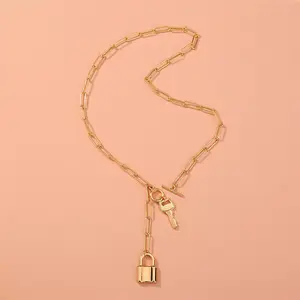 NC-0634 mode charme 2021 personnalisé bijoux collier femmes pendentif chaîne longue serrure à clé couches minimaliste collier
