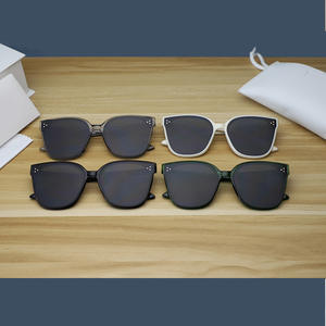 แว่นกันแดด Gm 2021 Unisex Square Polarized Pc Frame สีขาว Uv400 ป้องกันประเภท 3 แว่นกันแดดความแข็งแรงสูงสำหรับผู้ชายผู้หญิง - Product Image 2