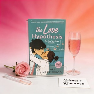 L'ipotesi dell'<span class=keywords><strong>amore</strong></span>: un libro sulla storia <span class=keywords><strong>d</strong></span>'<span class=keywords><strong>amore</strong></span> universitaria e sui appuntamenti di Ali Hazelwood - Product Image 6