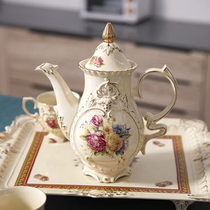 Service à thé et à café de style européen, blanc, avec motif de roses en relief, Phnom Penh, pour le thé de l'après-midi - Product Image 2