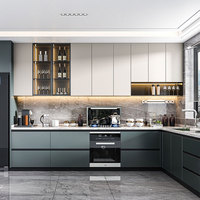 Meubles de cuisine sur mesure, armoire de cuisine en contreplaqué peinte en blanc et vert avec éclairage LED