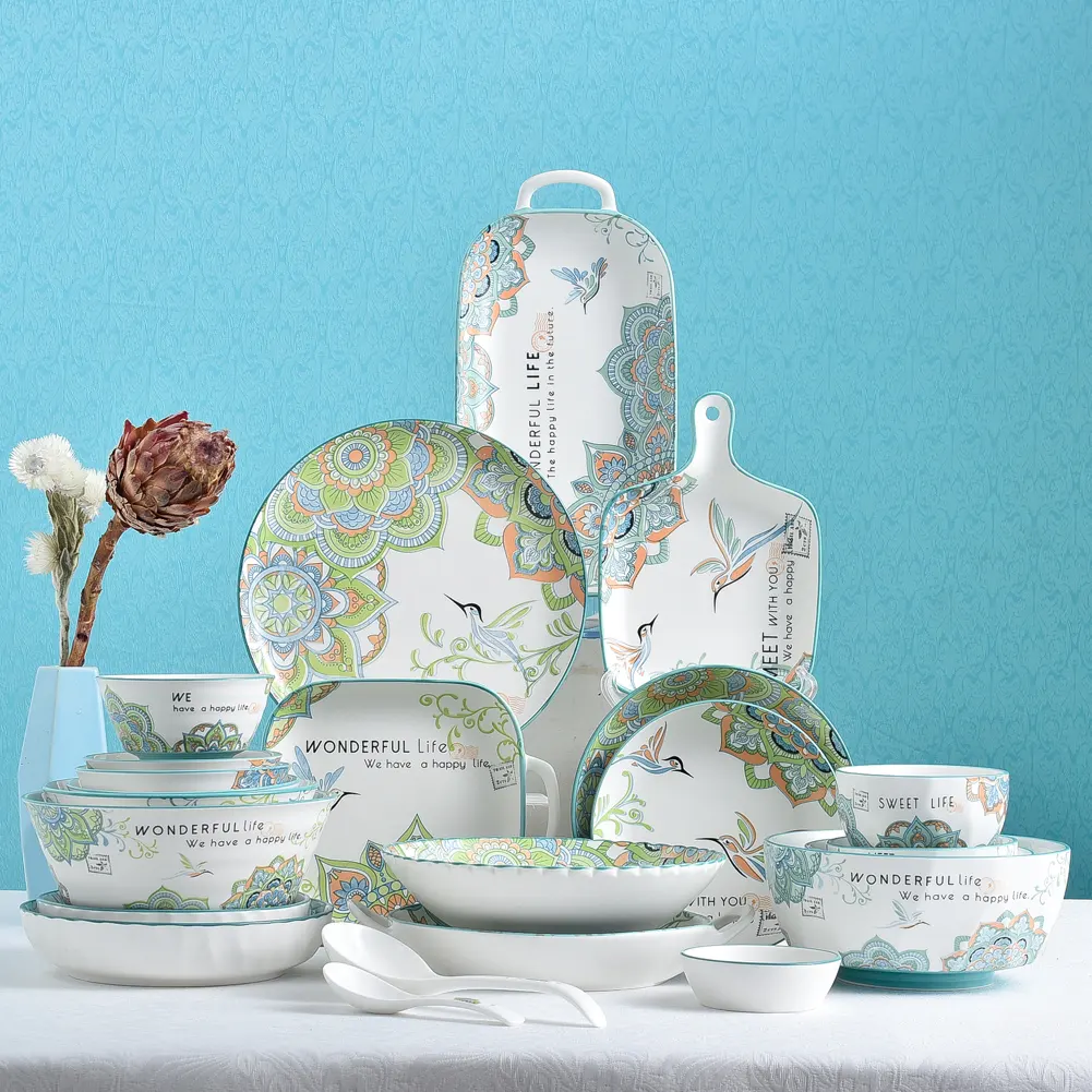 Vente en gros de vaisselle en céramique moderne, ensemble d'assiettes et de bols au design bohème européen, ensemble de vaisselle pour la famille