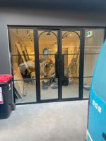 Puerta Francesa Abatible de Hierro Moderna para Balcón, con Vidrio Templado y Acero Personalizado para Exteriores