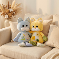 Peluche chat patchwork OEM ODM, adorable poupée chat en peluche à motifs floraux pour la décoration intérieure, cadeaux pour enfants et confort émotionnel