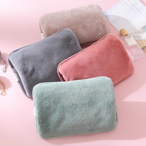 Nuevo Diseño, Bolsa de Agua Caliente Eléctrica de 220V, Botella de Agua Caliente de PVC con Forro de Piel de Conejo, Cálida y Cómoda, Se Puede Colocar en las Manos - Product Image 2