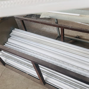 Profilés <span class=keywords><strong>de</strong></span> bardage émaillés personnalisables et montants métalliques galvanisés <span class=keywords><strong>pour</strong></span> finitions intérieures commerciales - Product Image 5