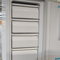 Congélateur-réfrigérateur économique BIOBASE avec isolation durable et design vertical compact pour laboratoire