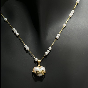 Catene <span class=keywords><strong>di</strong></span> <span class=keywords><strong>perle</strong></span> fatte a mano <span class=keywords><strong>con</strong></span> <span class=keywords><strong>fiocco</strong></span> d'oro a forma <span class=keywords><strong>di</strong></span> cuore ciondolo <span class=keywords><strong>di</strong></span> <span class=keywords><strong>perle</strong></span> carino bella <span class=keywords><strong>collana</strong></span> girocollo per ragazze - Product Image 1