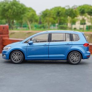 Modèle de voiture 1:18 en métal L NEW TOURAN Modèle de voiture vintage en métal Jouets en alliage moulé sous pression <span class=keywords><strong>Garage</strong></span> - Product Image 3