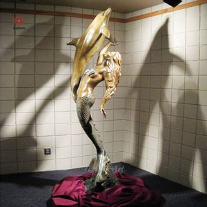 イルカと現代的な屋外の庭の装飾ブロンズスタンディングメタルマーメイド彫刻 - Product Image 1