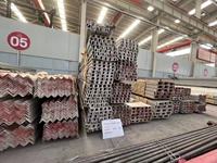 Profilés en acier en gros : Poutres en C et en U galvanisées pour la construction de toitures