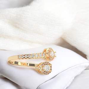 Keeva Jewels แหวนเพชรโมอิส0.90Ct สำหรับผู้หญิงแหวนหมั้นแบบบายพาสวงแหวนเงินสเตอร์ลิง FG/VS คุณภาพ - Product Image 2