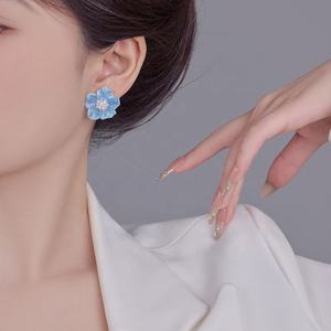 Boucles d'oreilles clous géométriques en argent tibétain style antique français, zircon, haut de gamme, élégantes pour femme, plaqué or, bleu clair, tendance - Product Image 4