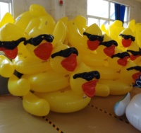 Canard jaune gonflable flottant pour adultes et enfants, natation amusante, flotteur de piscine, cavalier de canard sur l'eau, loisirs en été