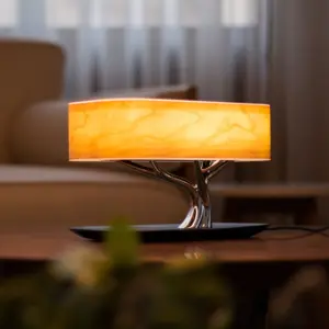 Lampada da tavolo albero di vendita calda con caricatore wireless integrato e altoparlante TWS per hotel, casa, camera da letto, lampada da scrivania a led