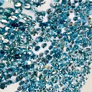 Diamante de Laboratorio Azul de 2.50mm-2.60mm, Corte Brillante Redondo, HPHT CVD, Sintético, VVS2-VVS1, Cultivado para Joyería, Maharashtra - Product Image 1
